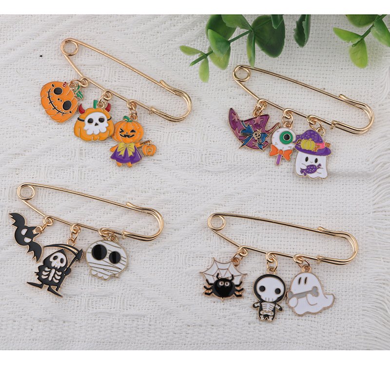 Cute Pumpkin Ghost Metal Brooches – Unisex Cartoon Pin Badges for Halloween Backpack Decor