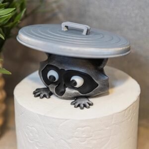 Raccoon-shaped tissue holder